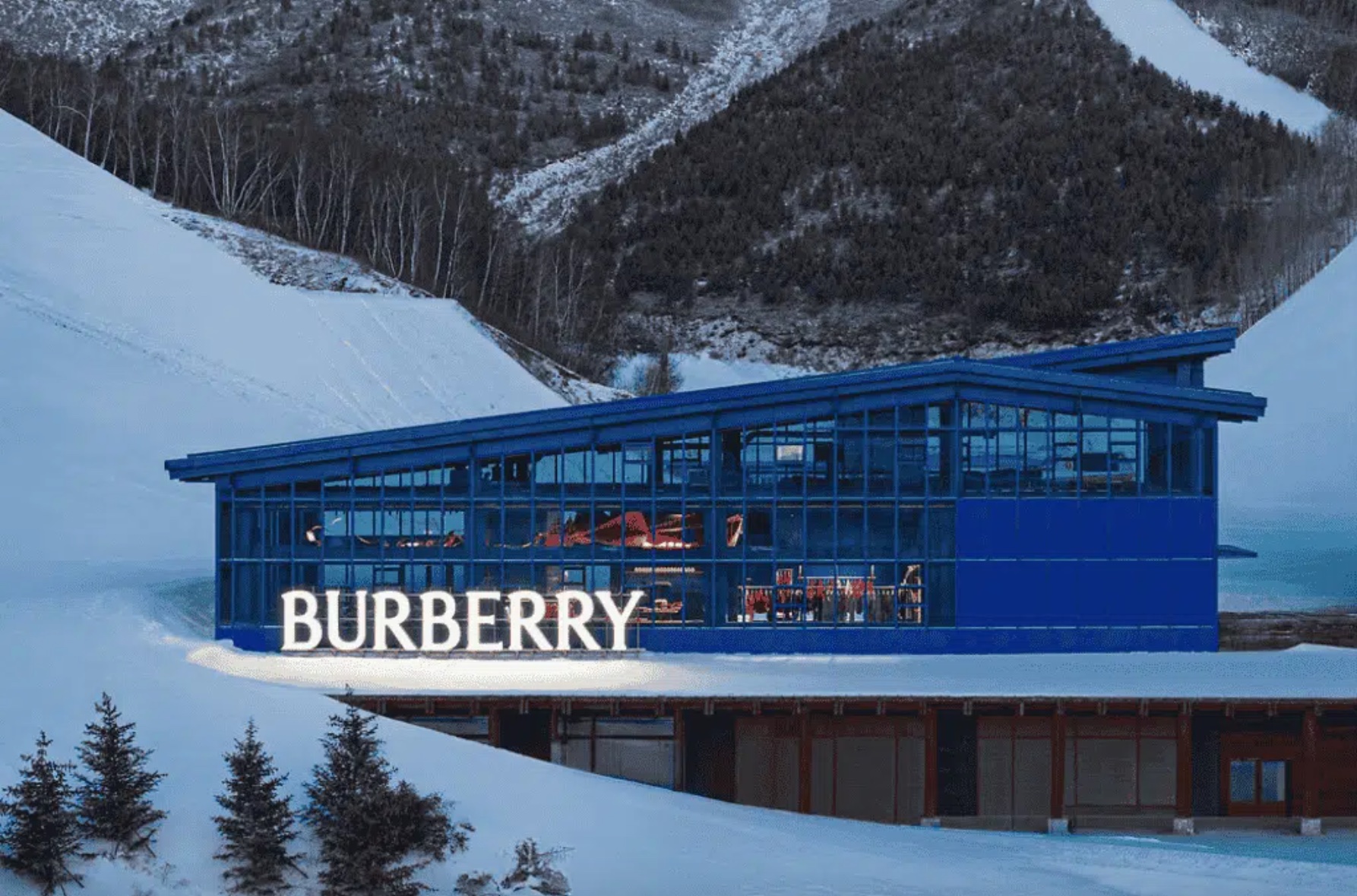 Burberry在崇礼滑雪场开设快闪店