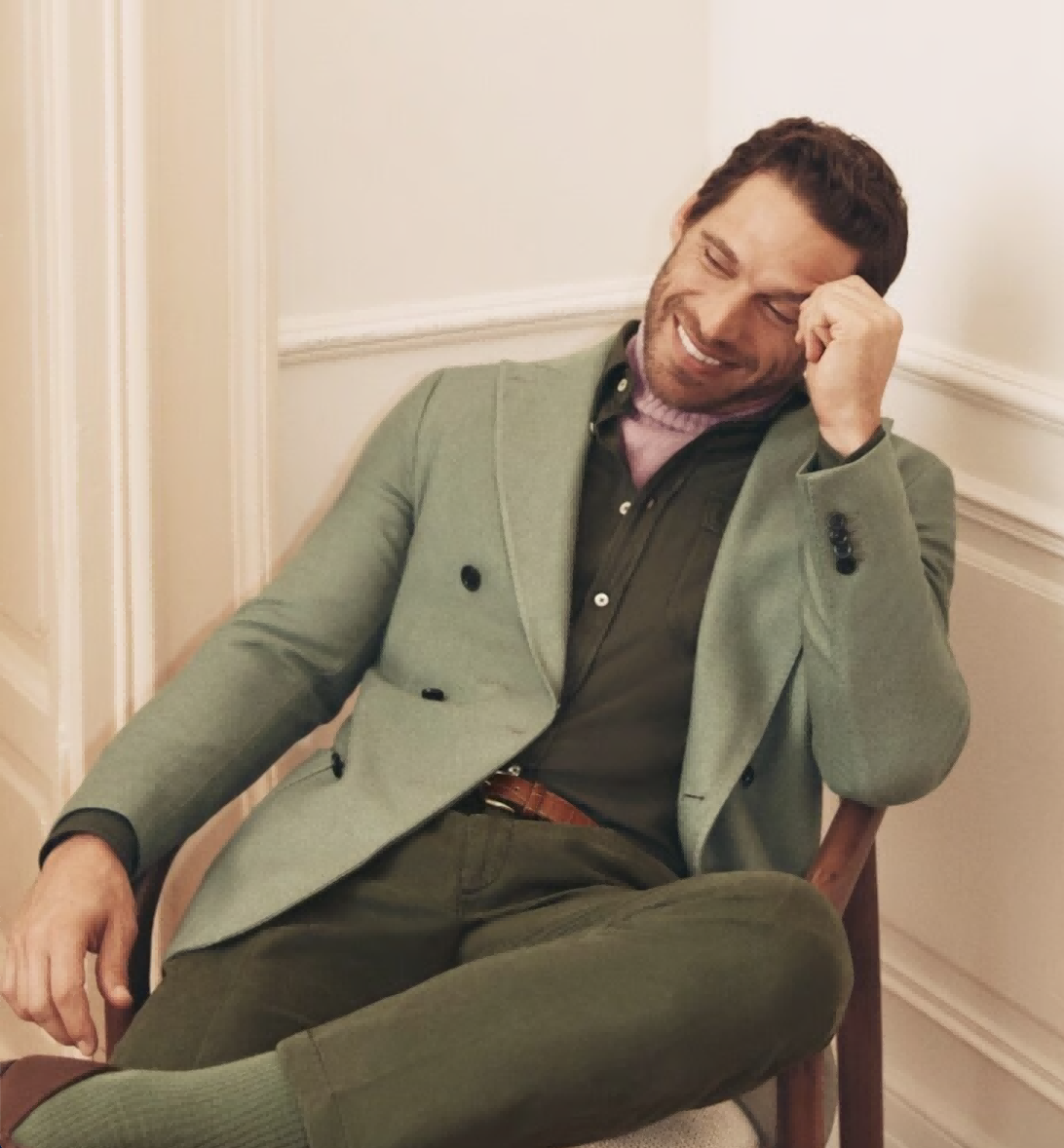 Boglioli本季送上了色彩柔和的调色板，如豆青色搭配的整套造型，带来活力与雅致