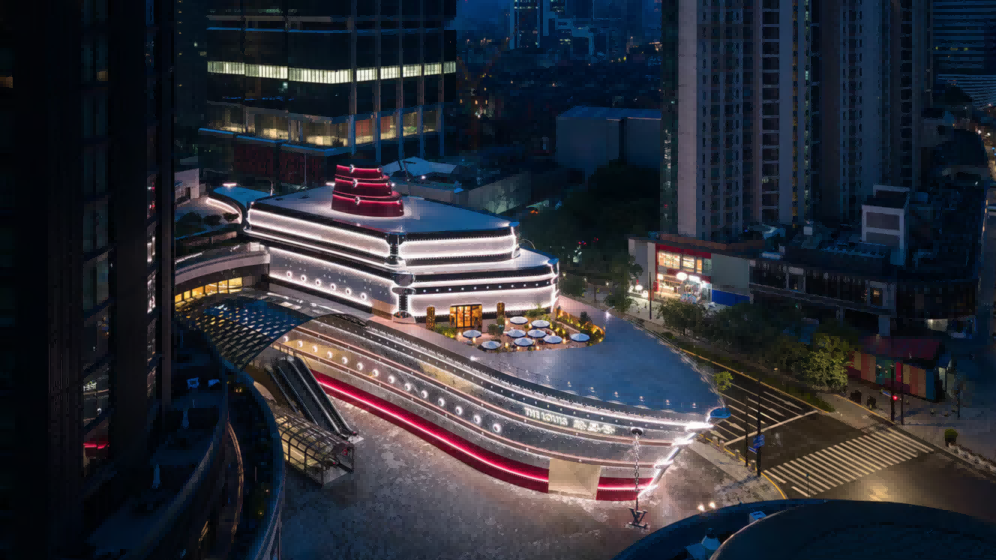 路易威登位于上海兴业太古汇的巨轮概念店，成功带动了周遭商圈的人流量