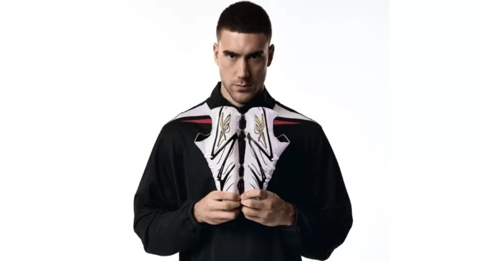 今年，意甲最佳前锋Dušan Vlahović（杜尚·弗拉霍维奇）加入锐步运动员阵营