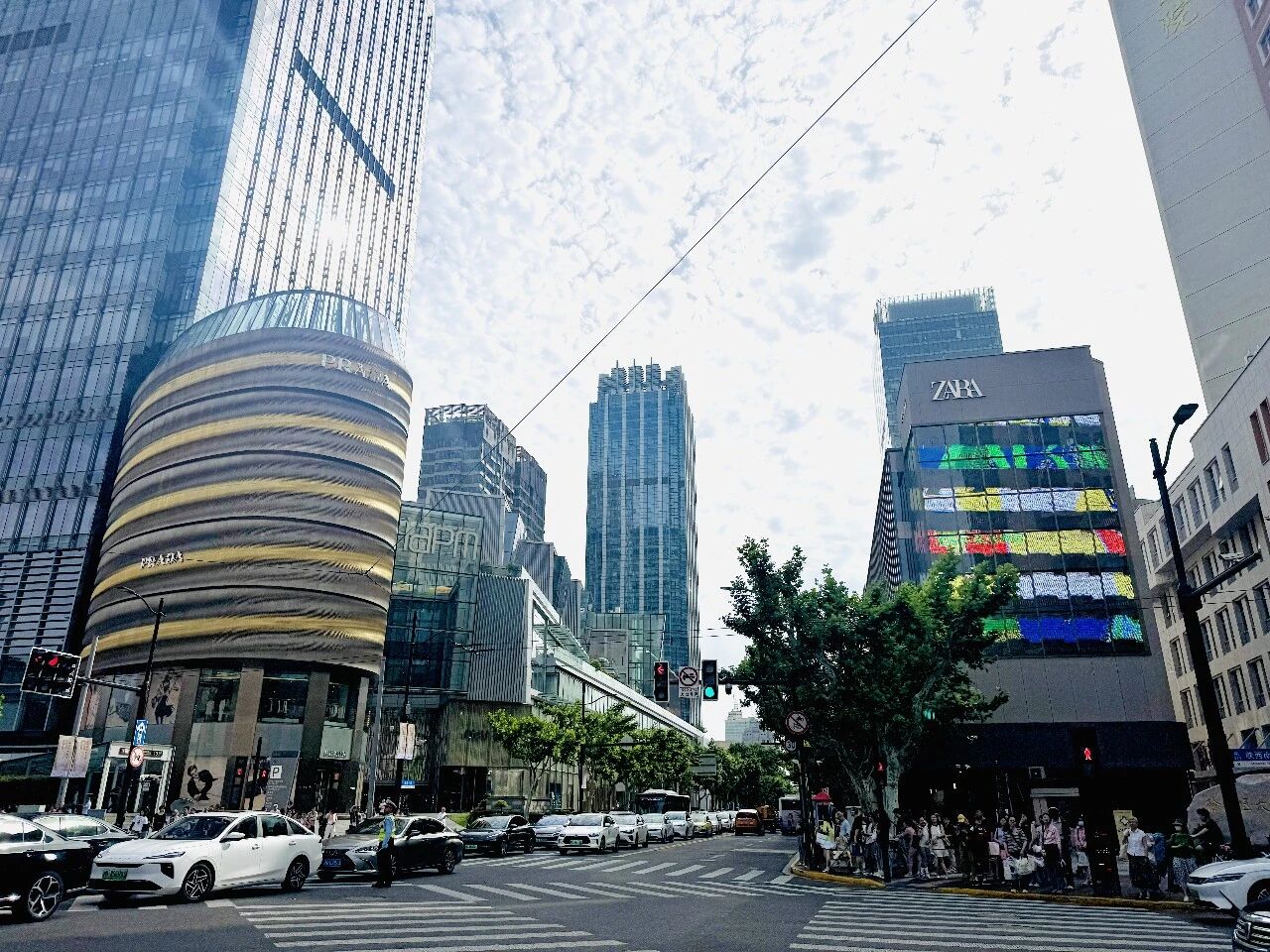 6月6日，Zara在上海淮海中路iapm核心商圈开出全新五层旗舰店