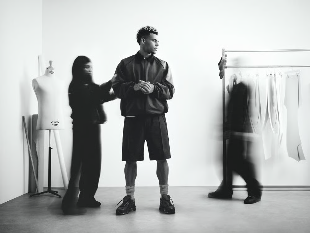 Nike旗下高端时装部门Nike Atelier正式推出为法国球员Désiré Doué量身定制的全套造型 Nike旗下高端时装部门Nike Atelier正式推出为法国球员Désiré Doué量身定制的全套造型