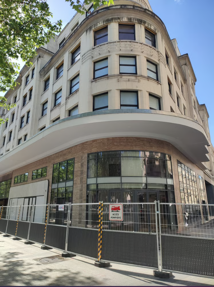 香榭丽舍大街下游地带的大规模改造仍在进行中