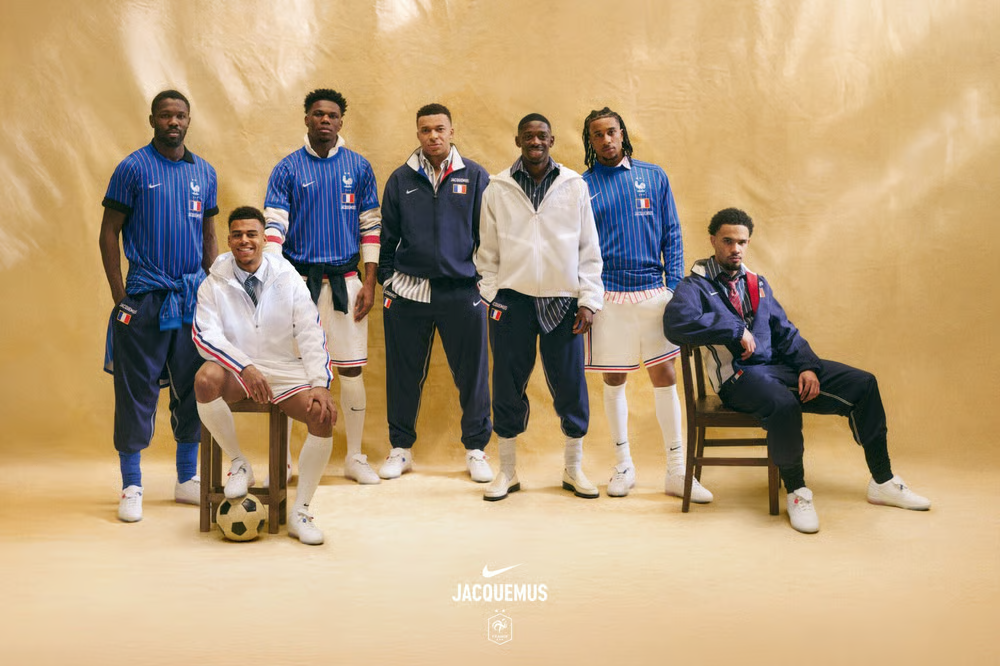 Nike × Jacquemus推出的法国男足2026世界杯联名胶囊系列 Nike × Jacquemus推出的法国男足2026世界杯联名胶囊系列