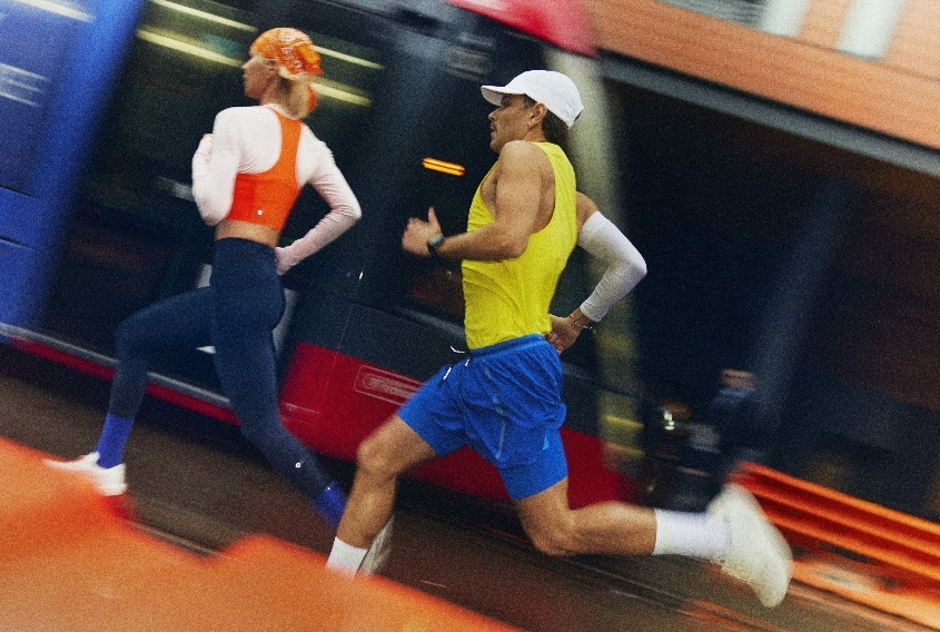 lululemon 2026秋季跑装备以炫动钴蓝、趣彩粉、热力树莓紫等鲜明色彩，助力跑者展现个人风格