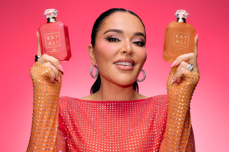 KAYALI于2018年在迪拜创立,创始人Mona Kattan,原隶属于Huda Beauty,在2025年独立运营 KAYALI于2018年在迪拜创立,创始人Mona Kattan,原隶属于Huda Beauty,在2025年独立运营