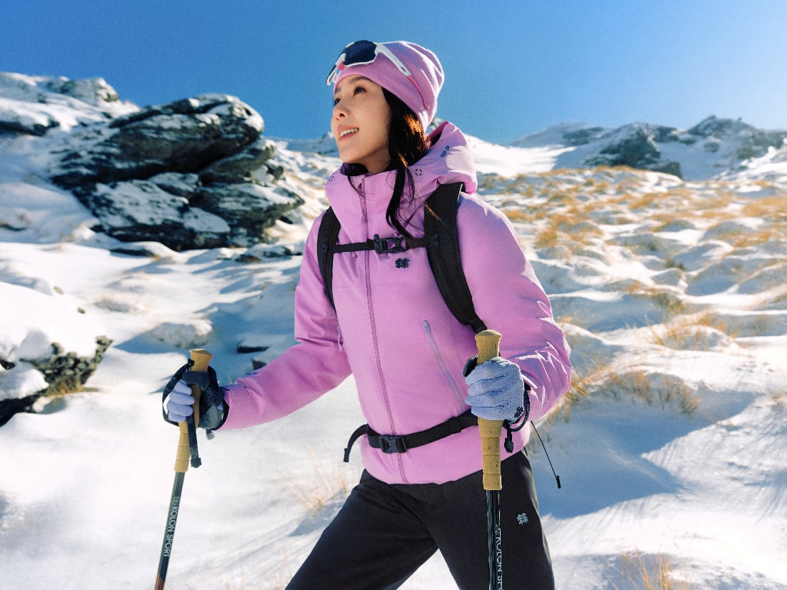 KOLON SPORT 可隆品牌代言人刘诗诗穿着全新KQUANT PRO「量子热场」羽绒服