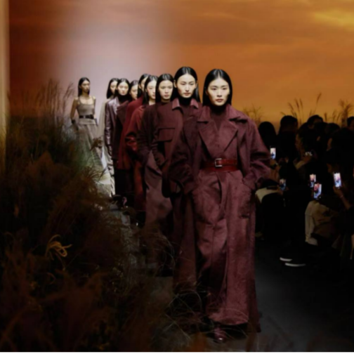 Max Mara 2025 秋冬大秀 “桀骜女主角”续写女性力量非凡篇章