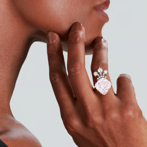 佳士得2025年奢侈品销售额突破10亿美元