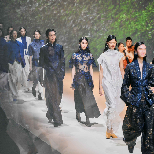 EP雅莹 “东方雅秀” 收官上海时装周