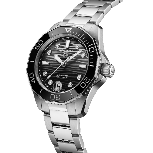 TAG Heuer 泰格豪雅推出全新竞潜系列Professional 300日历型腕表
