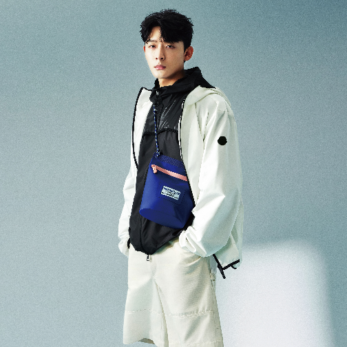 以夏至之名开启盛夏风尚︰ MONCLER 携手张晚意，倾情演绎最新 MONCLER COLLECTION 时尚大片