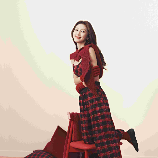 NEIWAI内外携手情绪托举大使张小婉发布2026新年系列