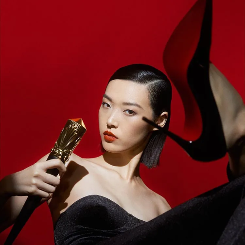 Christian Louboutin​路铂廷美妆清空抖音、关停小程序